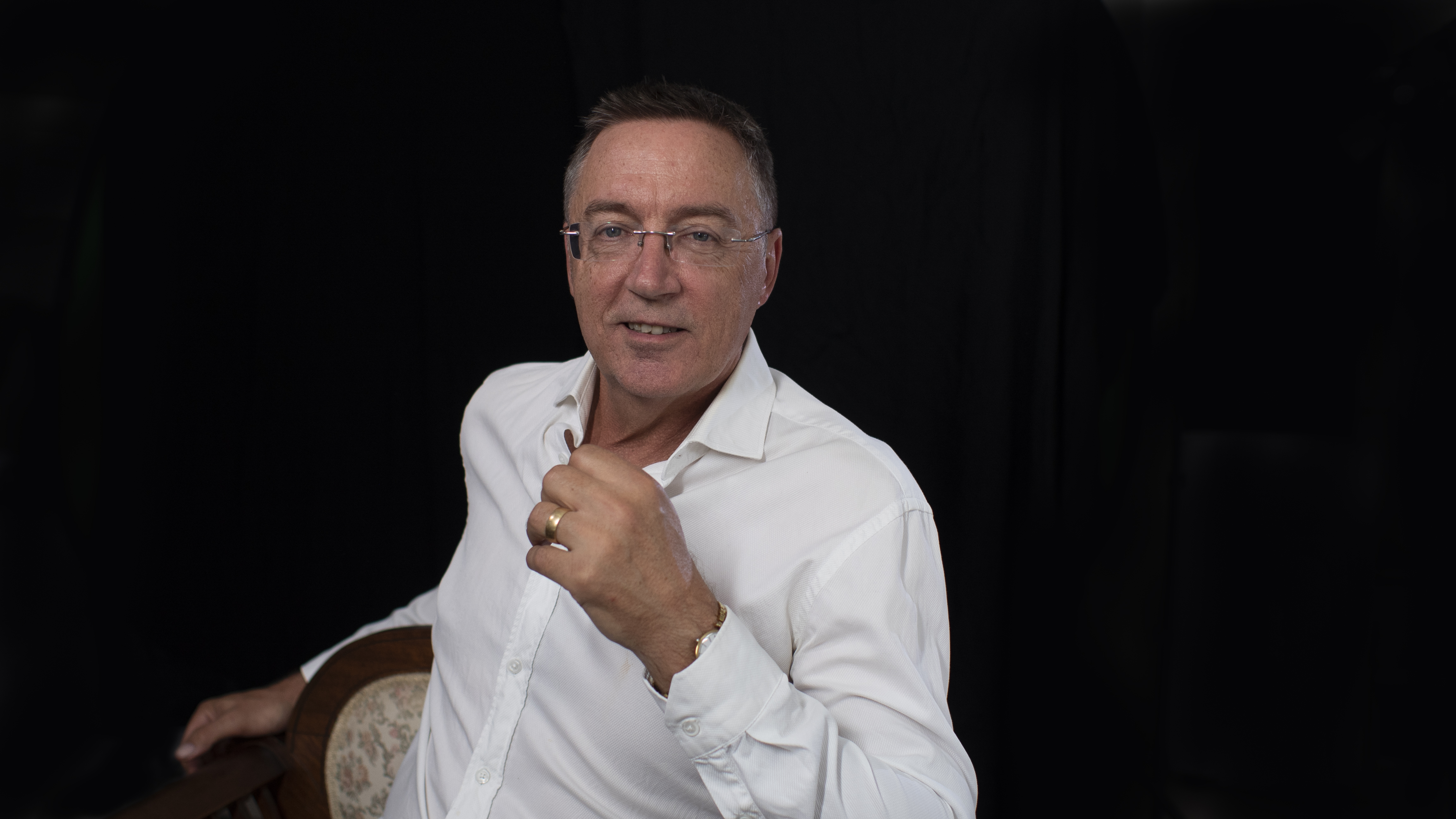 Phil Carey - keynote speaker and author of The Curiosity Advantage